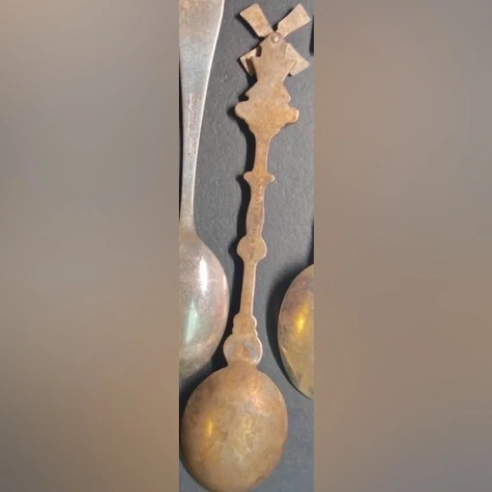 Antique Vintage Collectible Souvenir Holland Windmill Spoon Dutch - Blades Spin